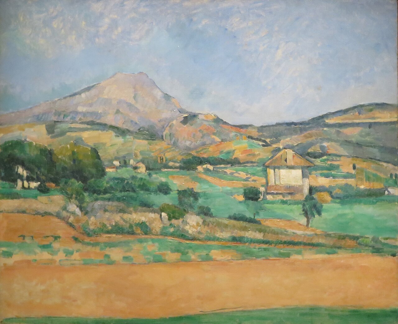 La Montagne Sainte-Victoire vue du chemin de Valcros (et la bastide La Générale)